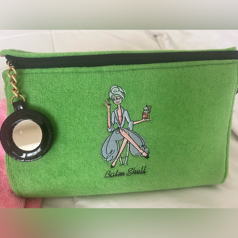 Pink and Green toiletry Accessory Set - Picture 4 of 11
